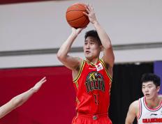 四川男篮外线射手稳定命中率，成为神级神射手